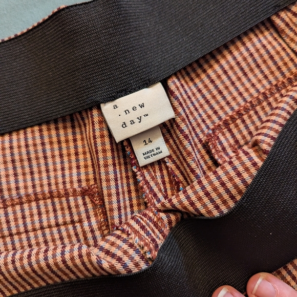 Slim pants size 14 red/off white plaid - Picture 2 of 4